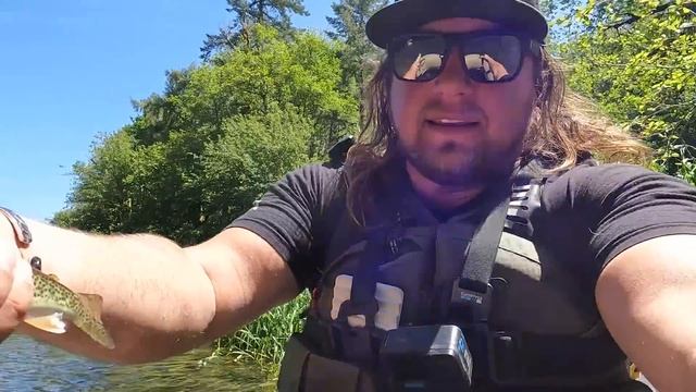 Tiny Raft Trout Fishing On Ultra Clear Creek, I got a BIG ONE! смотреть онлайн