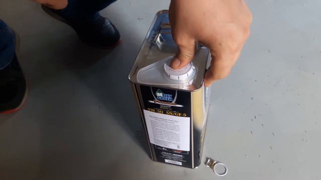 Как легко открыть металлическую канистру! смотреть онлайн