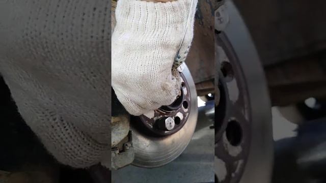 Как отцентровать колесный диск без просставок и без болтов смотреть онлайн