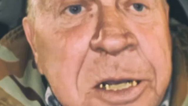 Я абсолютно одна дома этот человек стоит неподвижно уже час смотреть онлайн