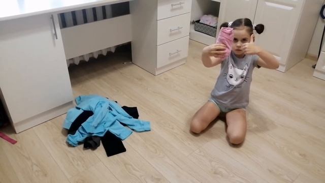 ?КАК ПРАВИЛЬНО СКЛАДЫВАТЬ ВЕЩИ/ ЛЕГКИЙ и БЫСТРЫЙ способ/ Организация ДЕТСКОЙ одежды смотреть онлайн