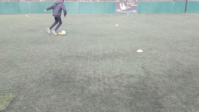 Play Like Ronaldo!! | Cristiano Ronaldo Training Drills!! | Tekkerz Kid смотреть онлайн