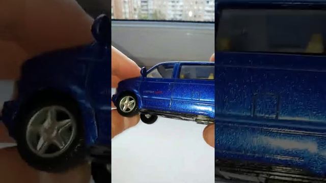 Kinsmart Chevrolet Astro Van 2001