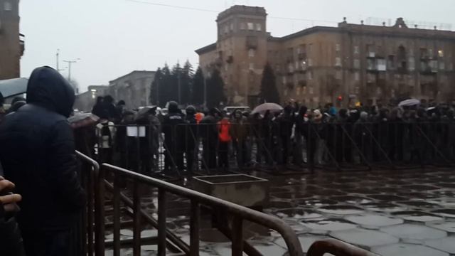 Попытка сноса памятника Ленина в Запорожье 31.01.15 смотреть онлайн