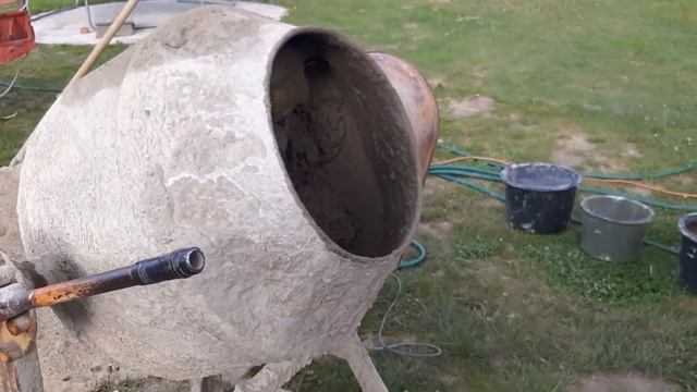 Betonkeverő - Betonkeverőzés - betonkeverő hang - beton keverés házilag aljzat betonhoz смотреть онлайн