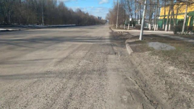 27.02.2022г. Несу продукты маме. Страшно. На улицах Харькова пусто. смотреть онлайн