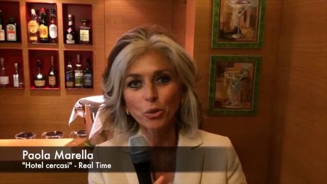 Paola Marella debutta in Hotel cercasi смотреть онлайн
