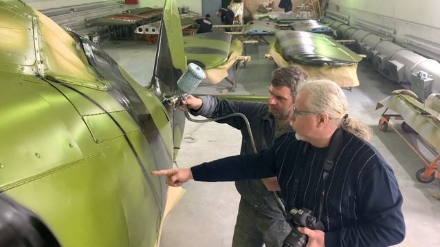 Покраска самолета И-15бис на заводе МАРЗ ДОСААФ. Фонд "Крылатая память Победы" смотреть онлайн