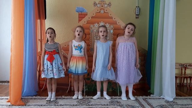 "Светлый праздник", Исполняет: Вокальный ансамбль "Родничок", 6 лет смотреть онлайн
