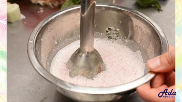 ★ОН ТАКОЙ ВКУСНЫЙ, ЧТО Я ГОТОВЛЮ ЕГО ПОЧТИ КАЖДЫЙ ДЕНЬ! ★ ХОЛОДНЫЙ СУП ИЗ РЕДИСА В ЧЕРНОМ ХЛЕБЕ смотреть онлайн