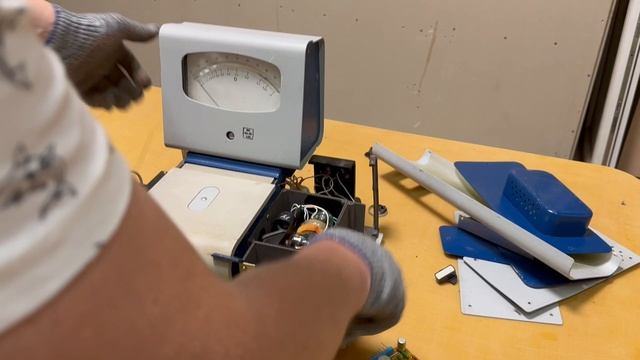 Разобрали Фотоколориметр КФК-2. Смотрим, что в нем ценного смотреть онлайн