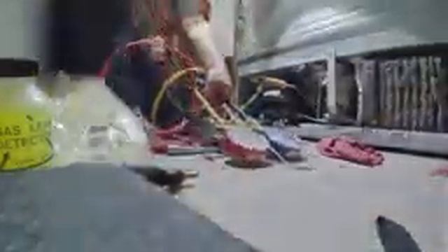 Замена компрессора холодильника. Покажу процесс наглядно от и до. Ремонт бытовой техники в США LG смотреть онлайн