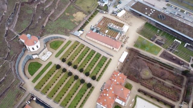 Schloss Wackerbarth Radebeul von oben смотреть онлайн