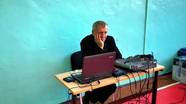Школьная эстафета 1а и 5а класса. Школа №9, города Нижневартовска. смотреть онлайн