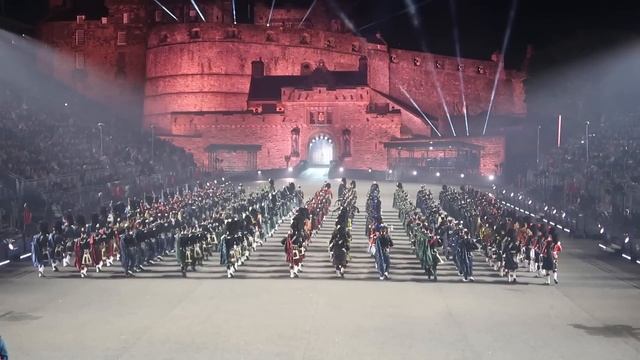 The Royal Edinburgh Military Tattoo 2022 - Scotland The Brave / The Black Bear смотреть онлайн