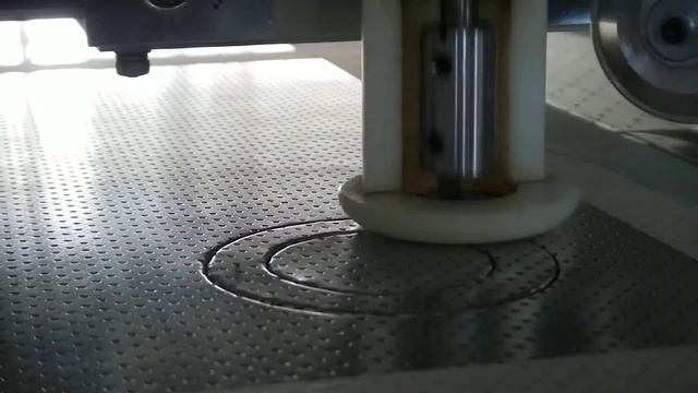 Планшетный режущий плоттер DCZ50-1310 при резке прокладки из армированного листового графита - 9 смотреть онлайн