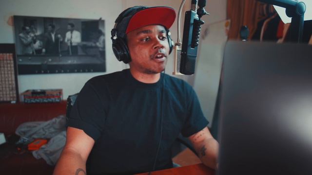 5 FREE GARAGEBAND PLUGINS To Make Vocals SOUND CLEAN | TUTORIAL смотреть онлайн