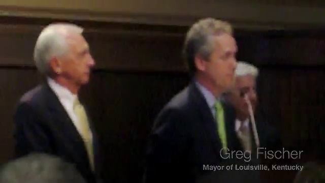 Joe Arnold makes Mayor Fischer hide. смотреть онлайн