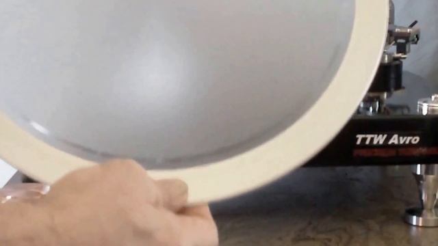 Outer Record Clamp Flatten and Improve the Sound of Your Vinyl смотреть онлайн