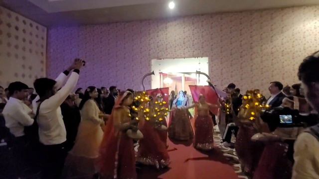 Gorgeous Bride "Deeksha" Wedding Entry @The Ocean Pearl Gardenia design by Doliwala Events & Weddin смотреть онлайн