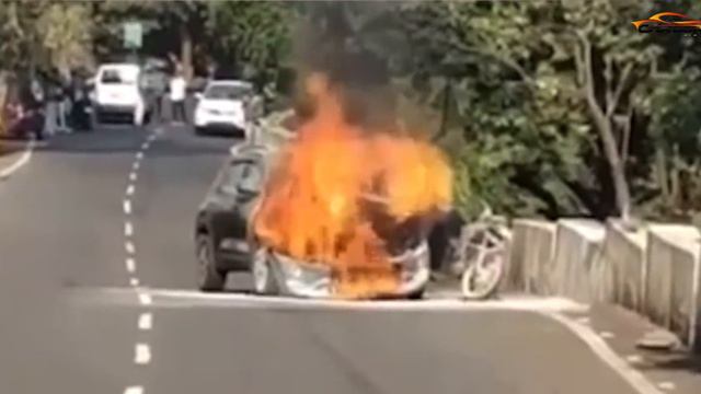 धू धू करके जली kia sonet बीच सड़क 🔥🔥🔥 No Reply From KIA Motors 🔥🔥 Ask CARGURU смотреть онлайн