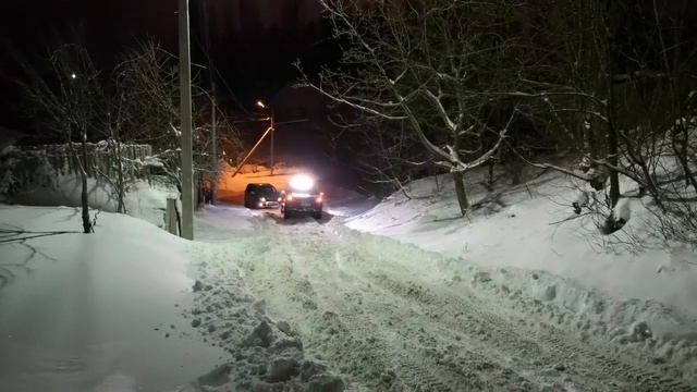 Toyota Prado pulling cars from snow - part2 смотреть онлайн