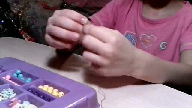 Открываем набор бусин для рукоделия))) смотреть онлайн