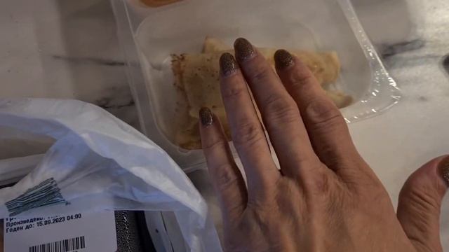 ЖИЗНЬ МАРТ | СРОЧНАЯ ДОСТАВКА | ГОСТИ НА ПОРОГЕ | САМЫЕ ВКУСНЫЕ В МИРЕ РОЛЛЫ смотреть онлайн