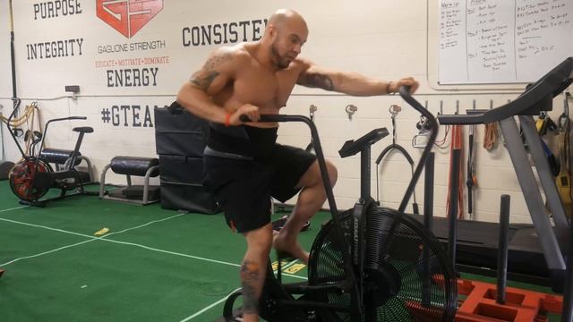 How to use the Assault Bike for Cardio смотреть онлайн