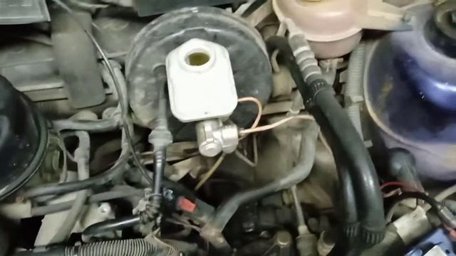 Не прокачиваются тормоза, жидкость не идёт самотеком смотреть онлайн