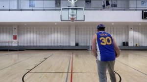 КАК НАУЧИТЬСЯ ИГРАТЬ В БАСКЕТБОЛ КАК ПРО?!