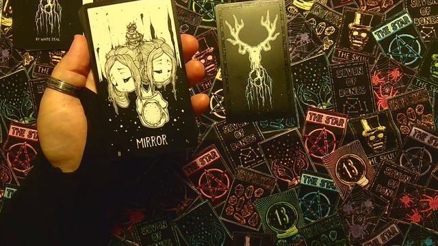 Meet the Mystic Misfit Oracle Deck смотреть онлайн