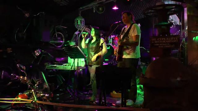 Bombarda&Марина А что нам надо cover смотреть онлайн