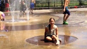 Август. Жара +35.Купание в фонтане!