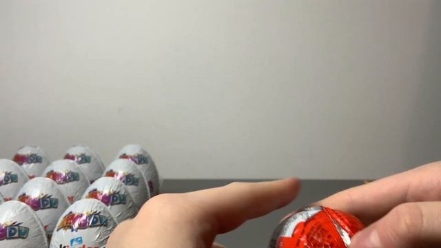 КИНДЕР СЮРПРИЗЫ!!! 20 КИНДЕРОВ!!! МЕГА ОБЗОР!!! НОВОГОДНЯЯ РАСПАКОВКА!!! С НОВЫМ ГОДОМ!!!?