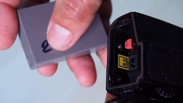 แกะกล่องแบตเตอรี่ BLN-1 Olympus OM-D