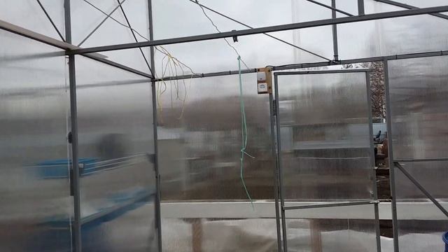 Теплица своими руками. Хитрости монтажа и благоустройство. смотреть онлайн