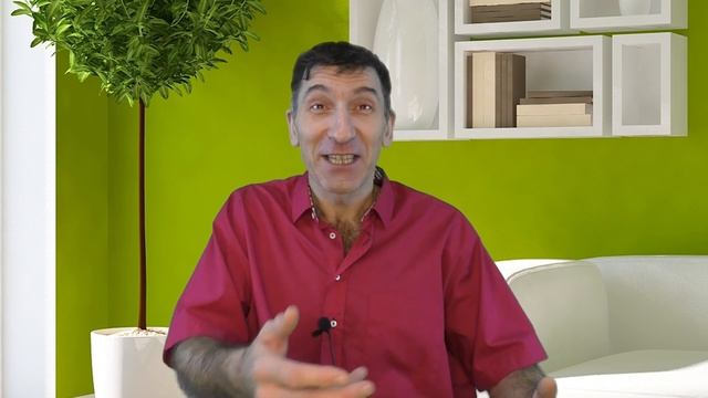 Женщина в раздевалке надевает Мужские Семейные Трусы ... | Самые Смешные Свежие Анекдоты смотреть онлайн