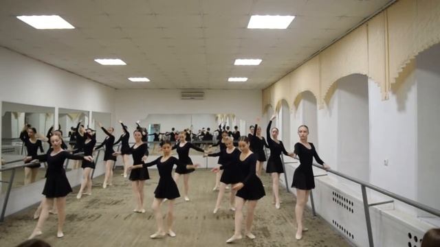 Классический танец, 6-й семестр 11.06.22 смотреть онлайн