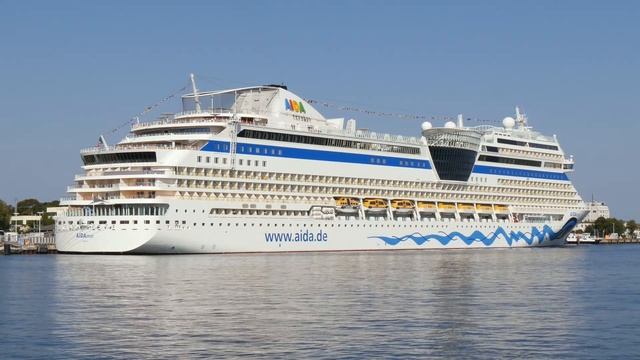 Rostock, Germany: Warnemünde, Cruise Center, "AIDAMAR" (253m) - 4K Super Video Photo смотреть онлайн