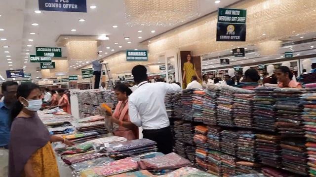 Индия. Город Пудучерри. Элитный магазин Pothys. смотреть онлайн