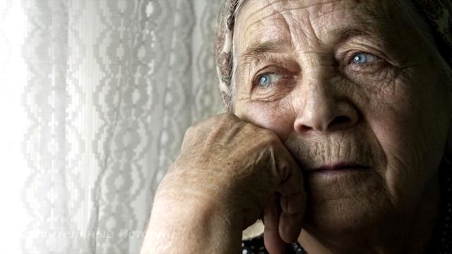 ЭТА БАБУШКА НАШЛА У СЕБЯ В ОГОРОДЕ МНОГО СЛИТКОВ ЗОЛОТА! И ВОТ ЧТО ОНА С НИМИ СДЕЛАЛА... смотреть онлайн