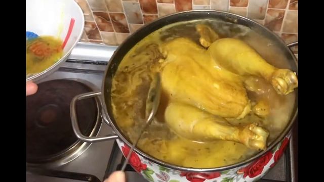 ВКУСНЫЙ РЕЦЕПТ ВАРЕНОЙ ДОМАШНЕЙ КУРИЦЫ//ÇOX DADLI SOYUTMA TOYUQ RESEPTI смотреть онлайн