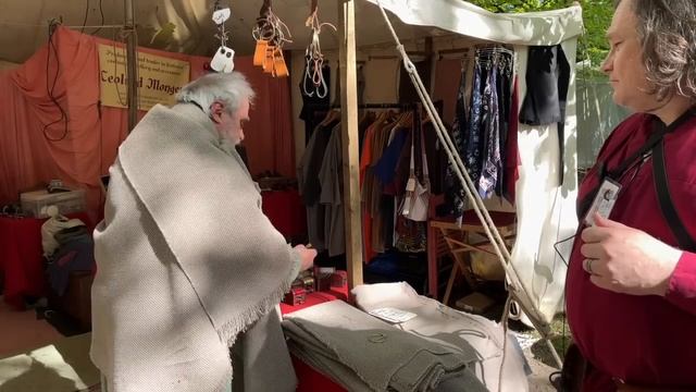 How to wear cloth as a cloak смотреть онлайн