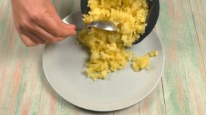 САЛАТ "МИМОЗА" со ШПРОТАМИ  / Быстро, Просто и Очень Вкусно! Шпроты под шубой