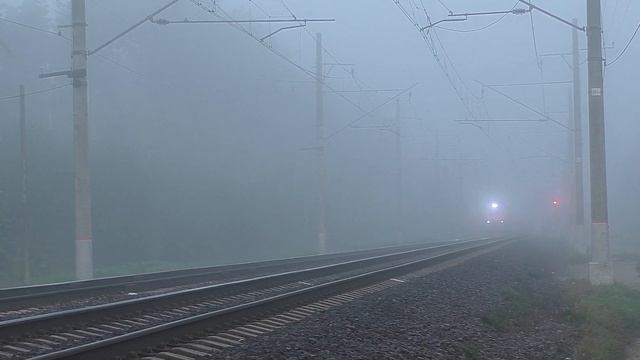 Поезд "Стриж" в Самару. Электровоз ЭП20-007 (ТЧЭ-6) с поездом №713В/714В Санкт-Петербург - Самара. смотреть онлайн