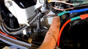 YAMAHA 20  4 такта . ДЕЛАЕМ электричество.. зарядку с мотора