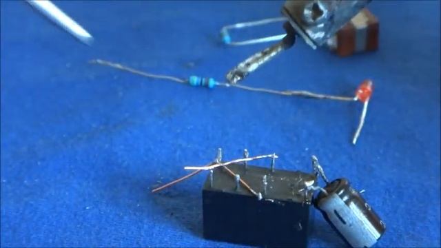 УДИВИТЕЛЬНО ПРОСТО сделать ОДНОКНОПОЧНЫЙ ВЫКЛЮЧАТЕЛЬ БЕЗ ТИРИСТОРОВ смотреть онлайн