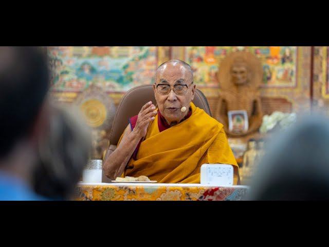 Далай-лама. Встреча с группой европейских миротворцев и климатических активистов смотреть онлайн