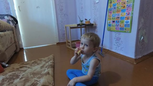 ??? КАК УЗНАТЬ ЧТО АНАНАС СПЕЛЫЙ/ПРОБУЕМ АНАНАС/МОЮ ОКНА смотреть онлайн